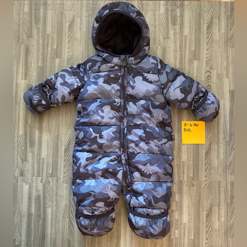 Baby Gap baby bunting puffer blue dinosaur camo 3-6 mo, EUC